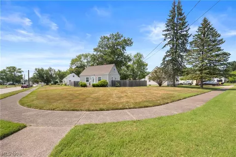 2583 E 38th St, Lorain, OH 44055 photo 8