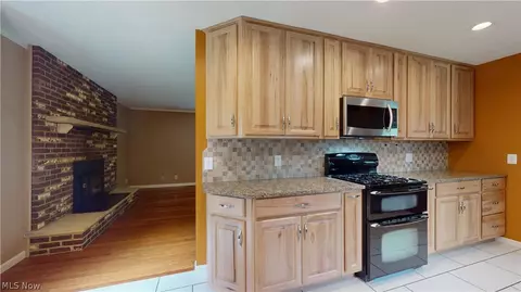 Kitchen - 30 Lakeview Dr, Vincent, OH 45784 photo 2 of 3