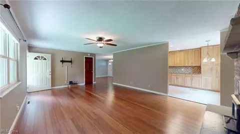 Living - 30 Lakeview Dr, Vincent, OH 45784 photo 2 of 7