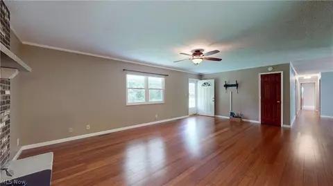 Living - 30 Lakeview Dr, Vincent, OH 45784 photo 3 of 7