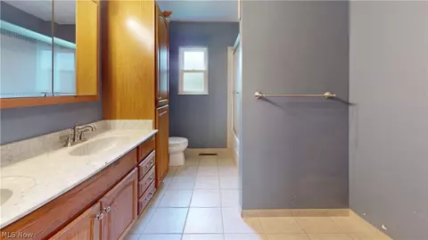 Bath - 30 Lakeview Dr, Vincent, OH 45784 photo 2 of 3