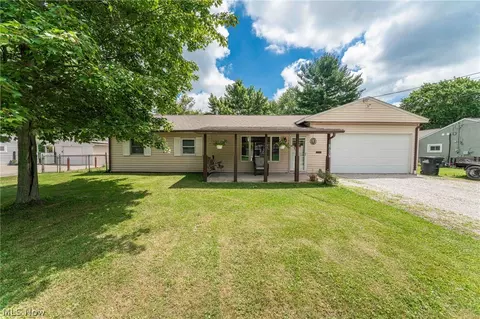 1981 Pinewood Dr, Brunswick, OH 44212