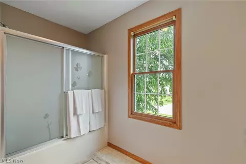 Bath - 4374 Pletzer Blvd, Rootstown, OH 44272 photo 4 of 5