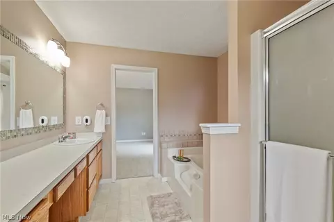 Bath - 4374 Pletzer Blvd, Rootstown, OH 44272 photo 1 of 5