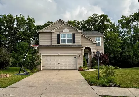 615 Cornell Dr, Broadview Heights, OH 44147