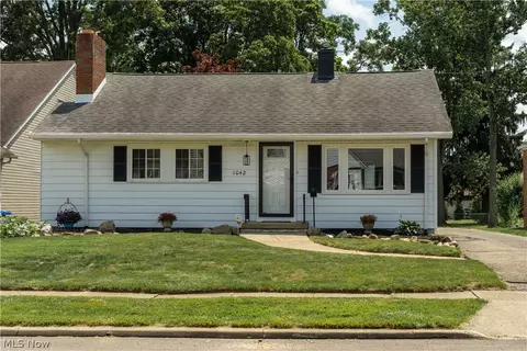 1042 Leighton Ave, Cuyahoga Falls, OH 44221