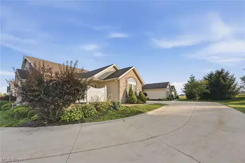 1860 Blackberry Ln, Orrville, OH 44667