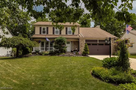 18717 Walnut Dr, Strongsville, OH 44149