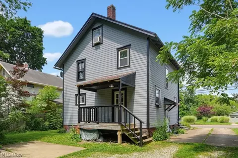 Exterior - 701 E Lincolnway, Minerva, OH 44657 photo 6 of 11