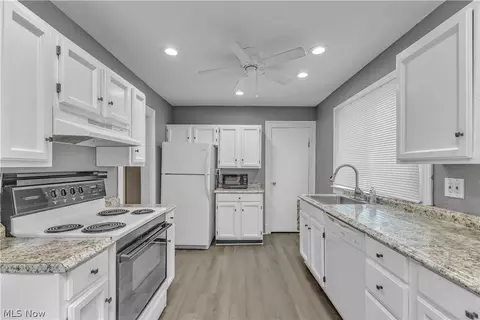 270 Pasadena, Elyria, OH 44035 photo 16