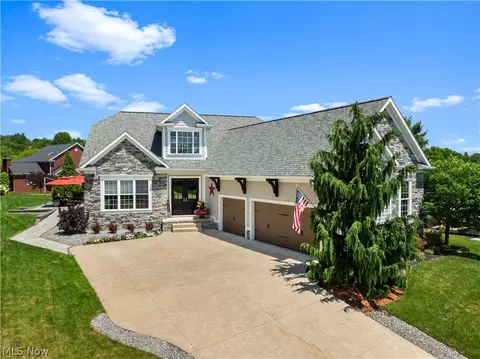 6467 Friarwood Cir NW, Canton, OH 44718
