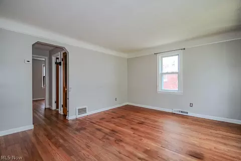 Living - 262 E 323rd St, Willowick, OH 44095 photo 2 of 6