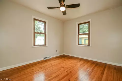 Bedroom - 262 E 323rd St, Willowick, OH 44095 photo 5 of 13