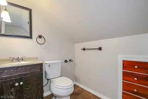 Bath - 262 E 323rd St, Willowick, OH 44095 photo 3 of 4