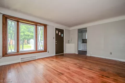 Living - 262 E 323rd St, Willowick, OH 44095 photo 1 of 6