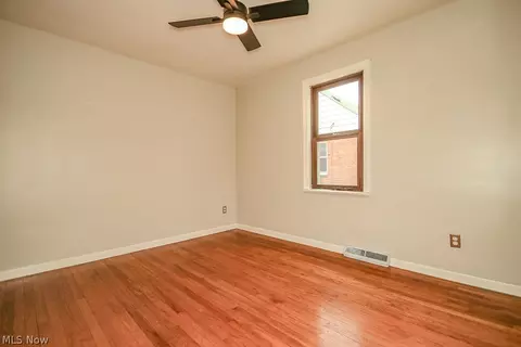 Bedroom - 262 E 323rd St, Willowick, OH 44095 photo 6 of 13