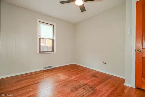 Bedroom - 262 E 323rd St, Willowick, OH 44095 photo 4 of 13