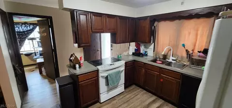 245 7th St, Elyria, OH 44035 photo 13