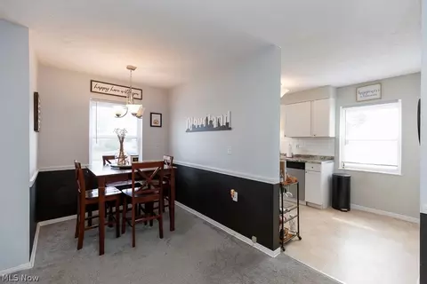 521 Cambridge Ave, Elyria, OH 44035 photo 11