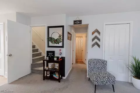 521 Cambridge Ave, Elyria, OH 44035 photo 17