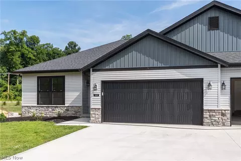 3429 Jamestown Dr, Zanesville, OH 43701