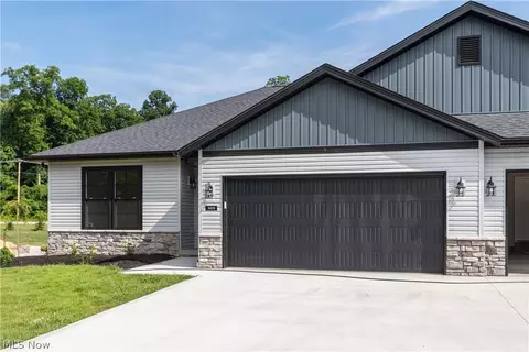 3429 Jamestown Dr, Zanesville, OH 43701