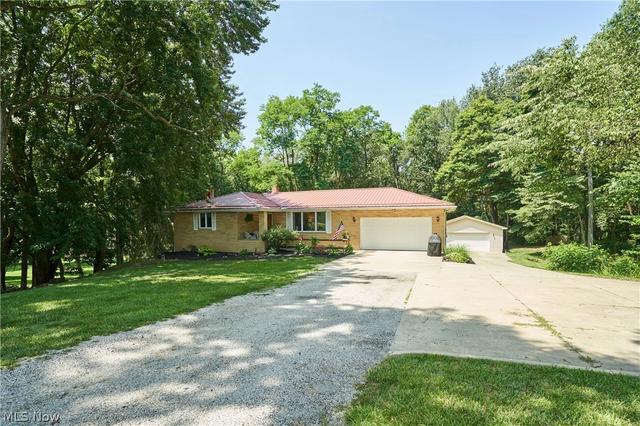 1865 Hartville Rd, Mogadore, OH 44260