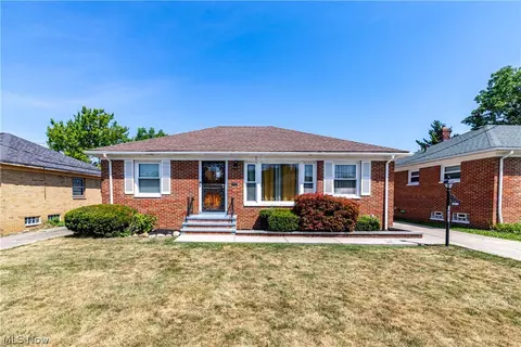 18201 Deforest Ave, Cleveland, OH 44128