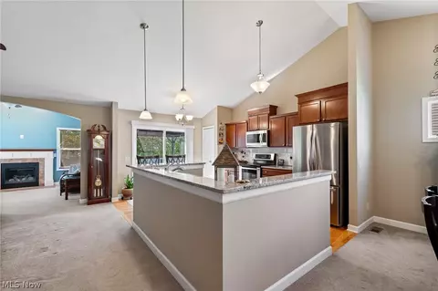 6529 Harness Cir NE, Canton, OH 44721 photo 12