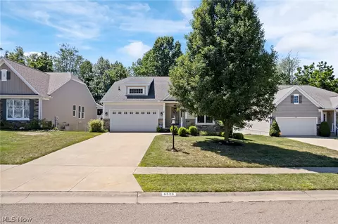 6529 Harness Cir NE, Canton, OH 44721 photo 2