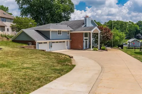 5340 W Boulevard Blvd NW, Canton, OH 44718