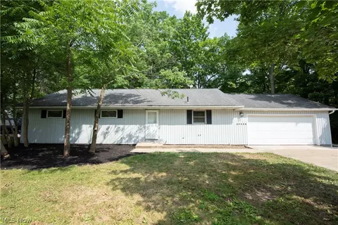 25429 Tyndall Falls Dr, Olmsted Falls, OH 44138