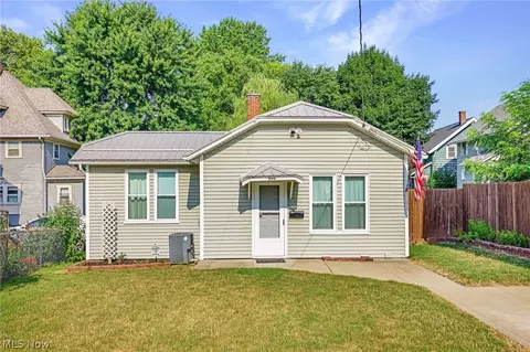 909 Brown Ave NW, Canton, OH 44703