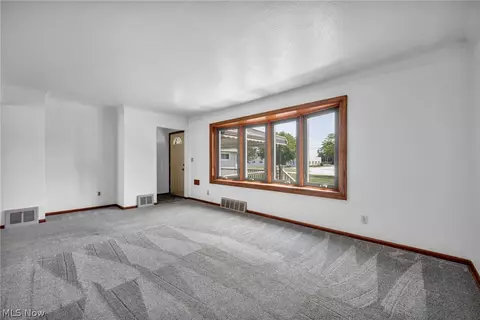 3929 E 365th St, Willoughby, OH 44094 photo 13