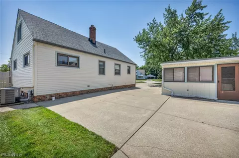 Exterior - 3929 E 365th St, Willoughby, OH 44094 photo 6 of 9
