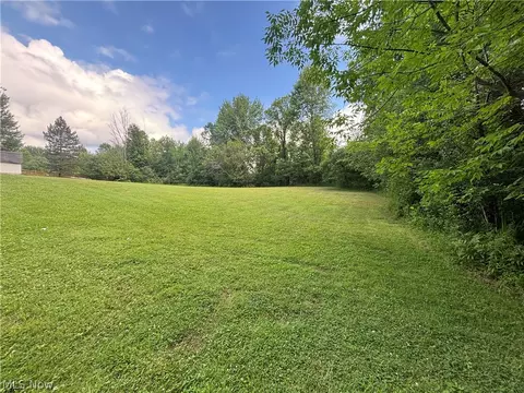 Exterior - 385 Cochran Rd, Aurora, OH 44202 photo 10 of 10