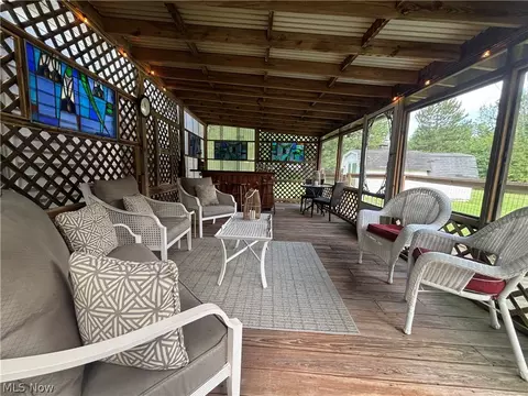 Exterior - 385 Cochran Rd, Aurora, OH 44202 photo 5 of 10
