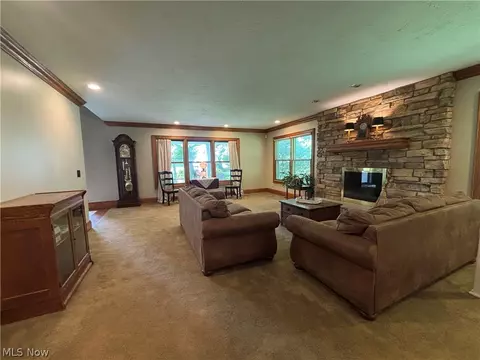Living - 385 Cochran Rd, Aurora, OH 44202 photo 2 of 4