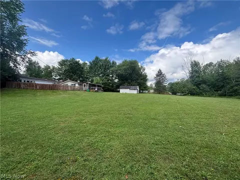 Exterior - 385 Cochran Rd, Aurora, OH 44202 photo 8 of 10