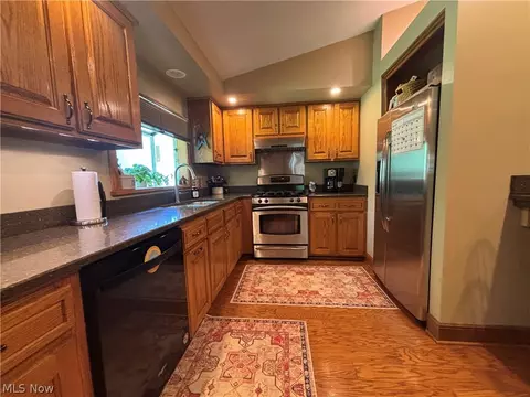 Kitchen - 385 Cochran Rd, Aurora, OH 44202 photo 1 of 4
