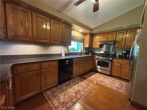 Kitchen - 385 Cochran Rd, Aurora, OH 44202 photo 2 of 4