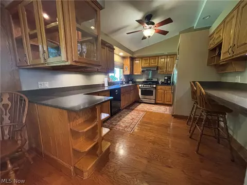 Kitchen - 385 Cochran Rd, Aurora, OH 44202 photo 3 of 4