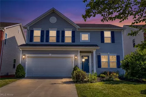 10359 Fox Hollow Cir, Twinsburg, OH 44087
