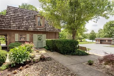 200 Granger Rd #7, Medina, OH 44256
