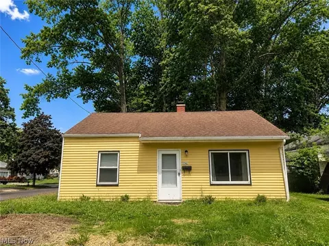 1294 Inman St, Akron, OH 44306
