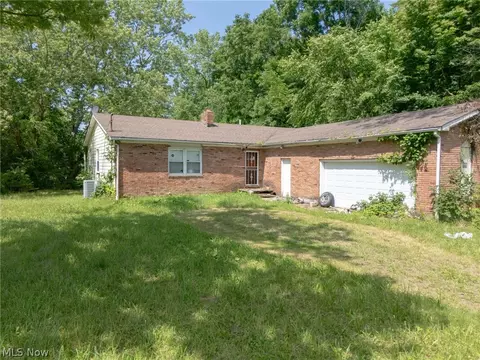 17222 Reynolds Rd, West Farmington, OH 44491