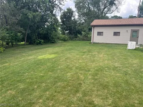 Exterior - 2425 40th St NE, Canton, OH 44705 photo 6 of 7