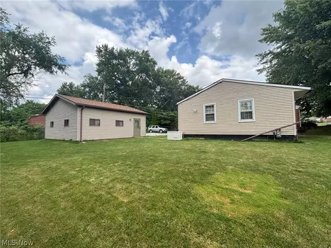 Exterior - 2425 40th St NE, Canton, OH 44705 photo 3 of 7