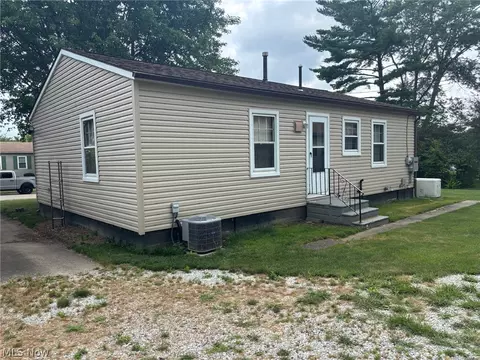 Exterior - 2425 40th St NE, Canton, OH 44705 photo 2 of 7