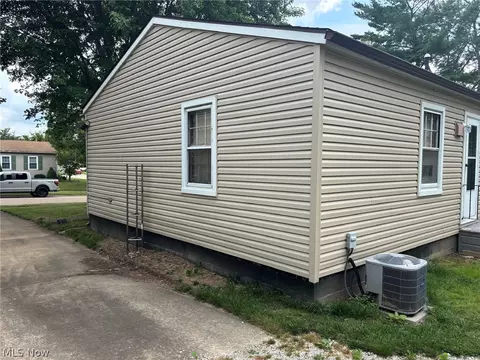 Exterior - 2425 40th St NE, Canton, OH 44705 photo 4 of 7